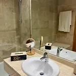 Апартаменты Penthouse With Private Solarium - Pool & Free Parking