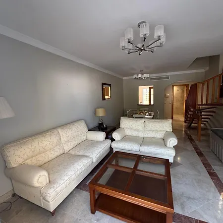 Penthouse With Private Solarium - Pool & Free Parking