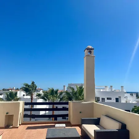 Апартаменты Penthouse With Private Solarium - Pool & Free Parking