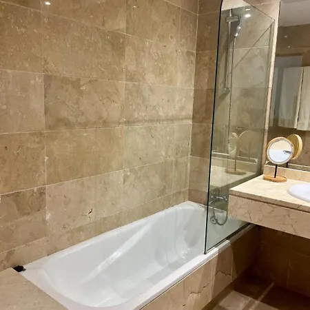 Penthouse With Private Solarium - Pool & Free Parking Appartement *