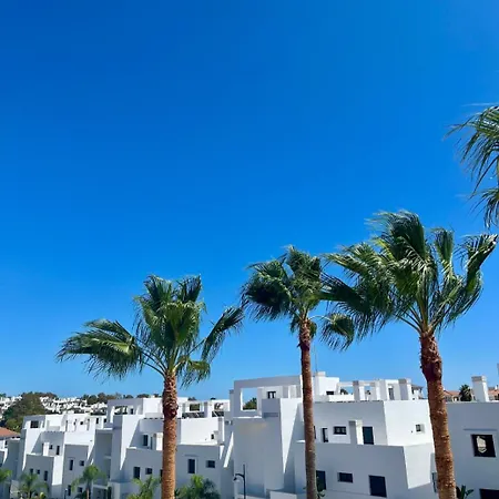 Appartement Penthouse With Private Solarium - Pool & Free Parking Estepona